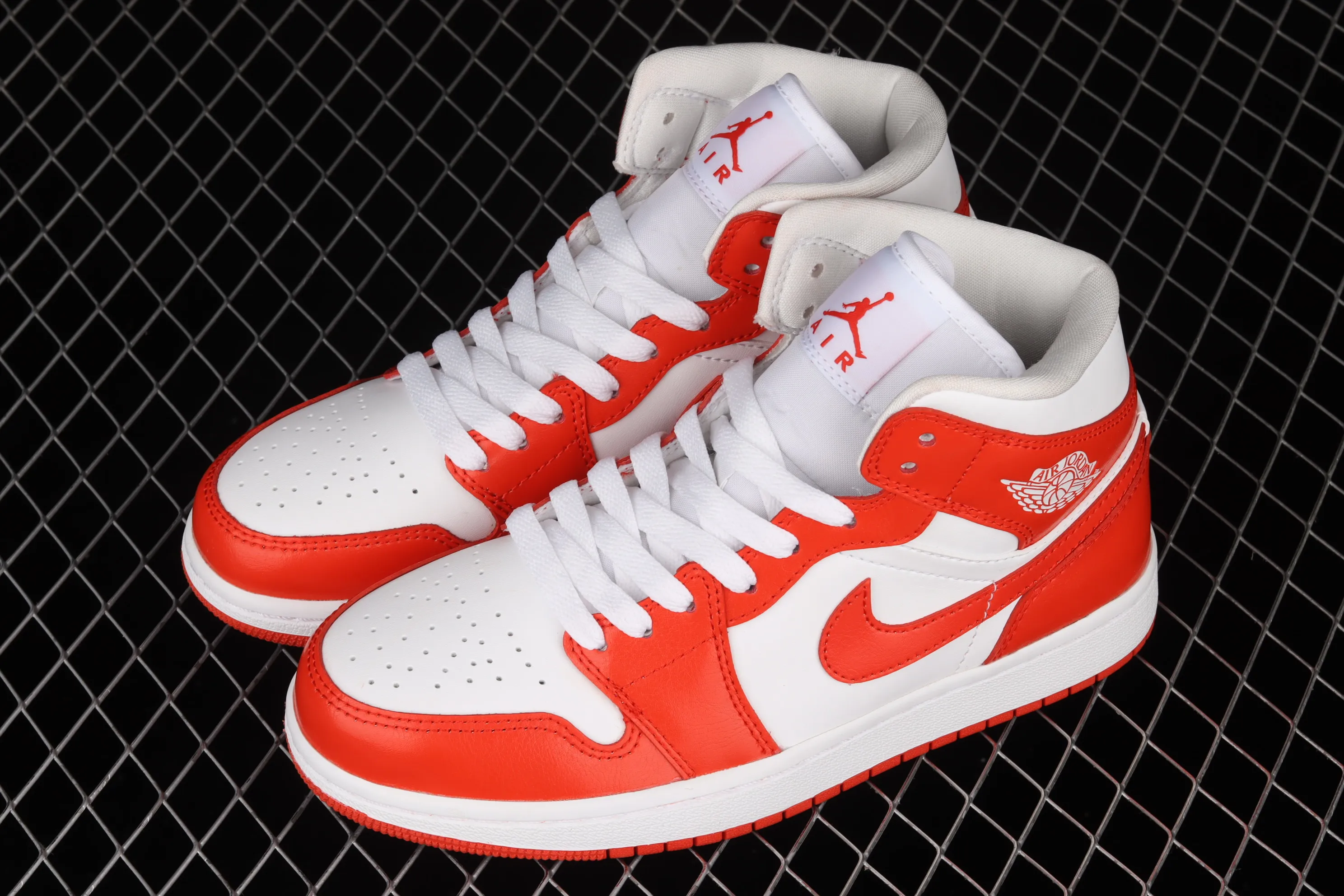 All categories Air Jordan Jordan series basketball shoes Air Jordan 1 Mid G version pure original Air Jordan 1 Mid AJ1 Joe 1 Havana red Chinese basketball shoes BQ6472-116